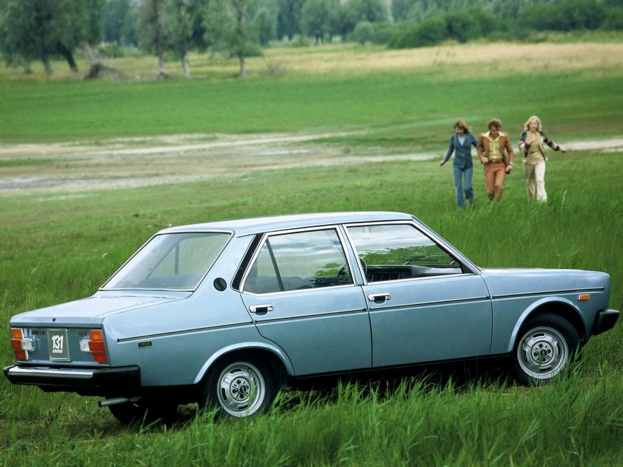  Fiat 131 Mirafiori Special 4-Door 1974 года  (фото 7 из 9)